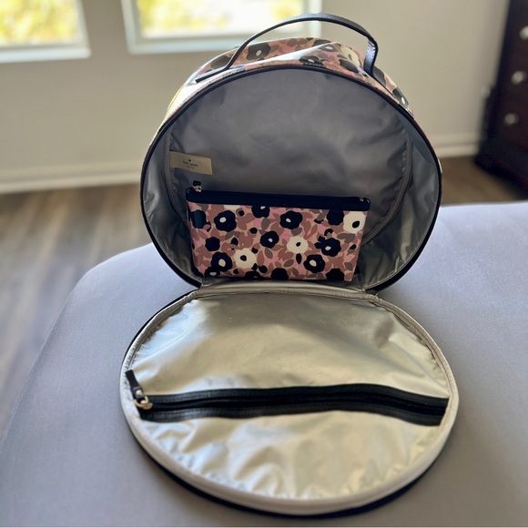 Kate Spade Cedar Street Patsie round travel case pink and black floral - Picture 4 of 5